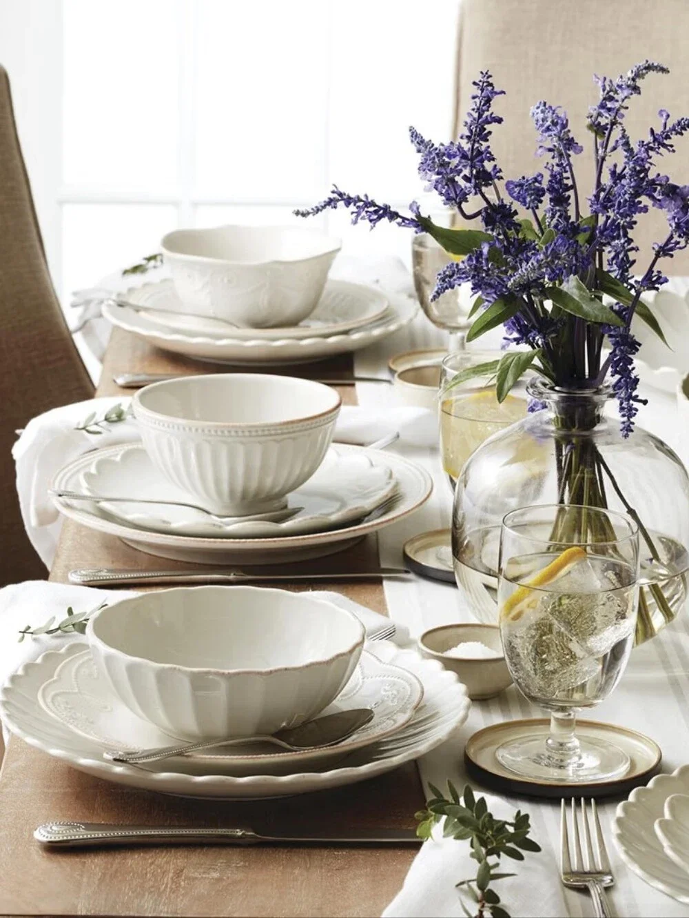 Lenox French Perle Scallop 12 Piece Dinnerware Set, Service for 4